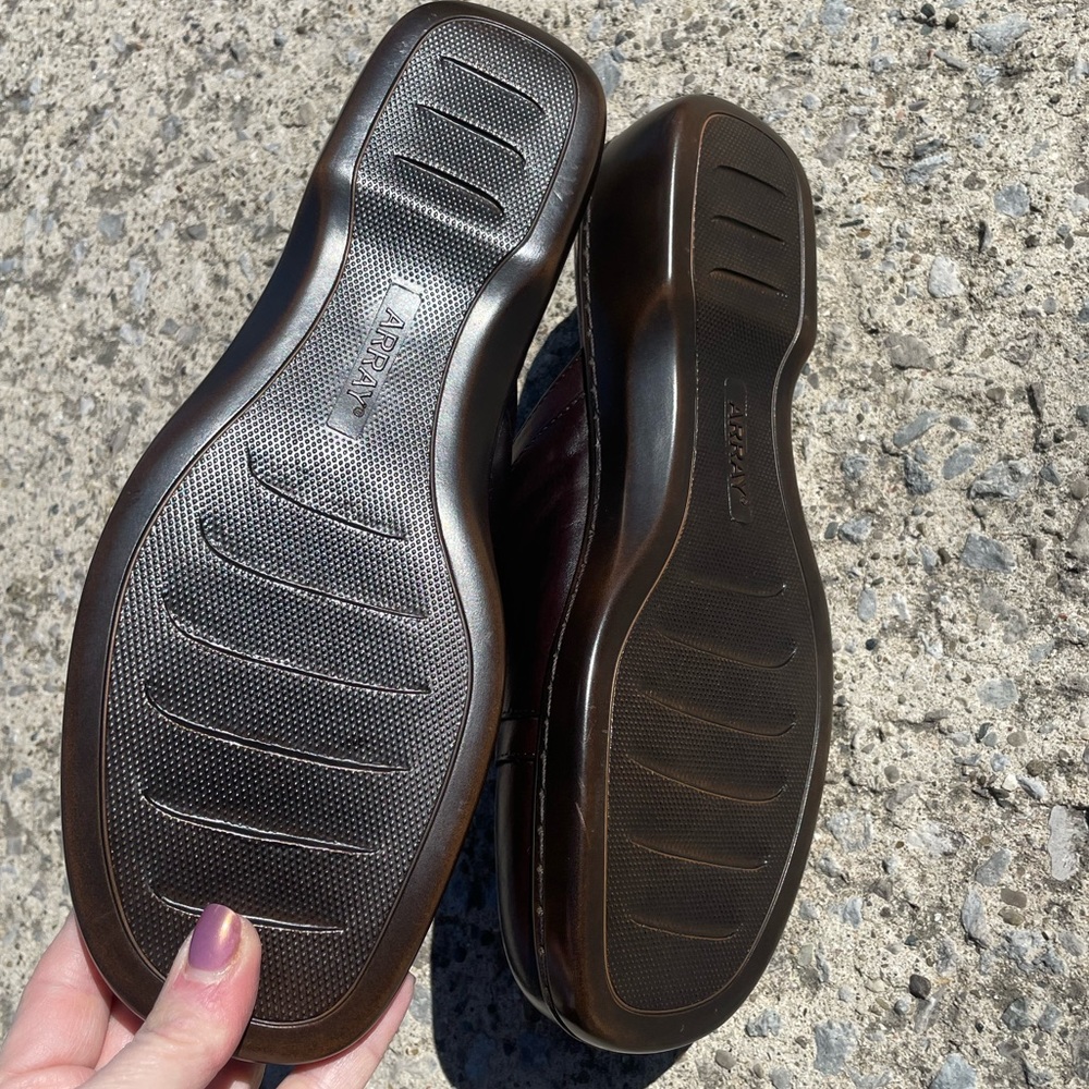 Array Chorus Mules Size 9.5 In A Reddish Brown Co… - image 3